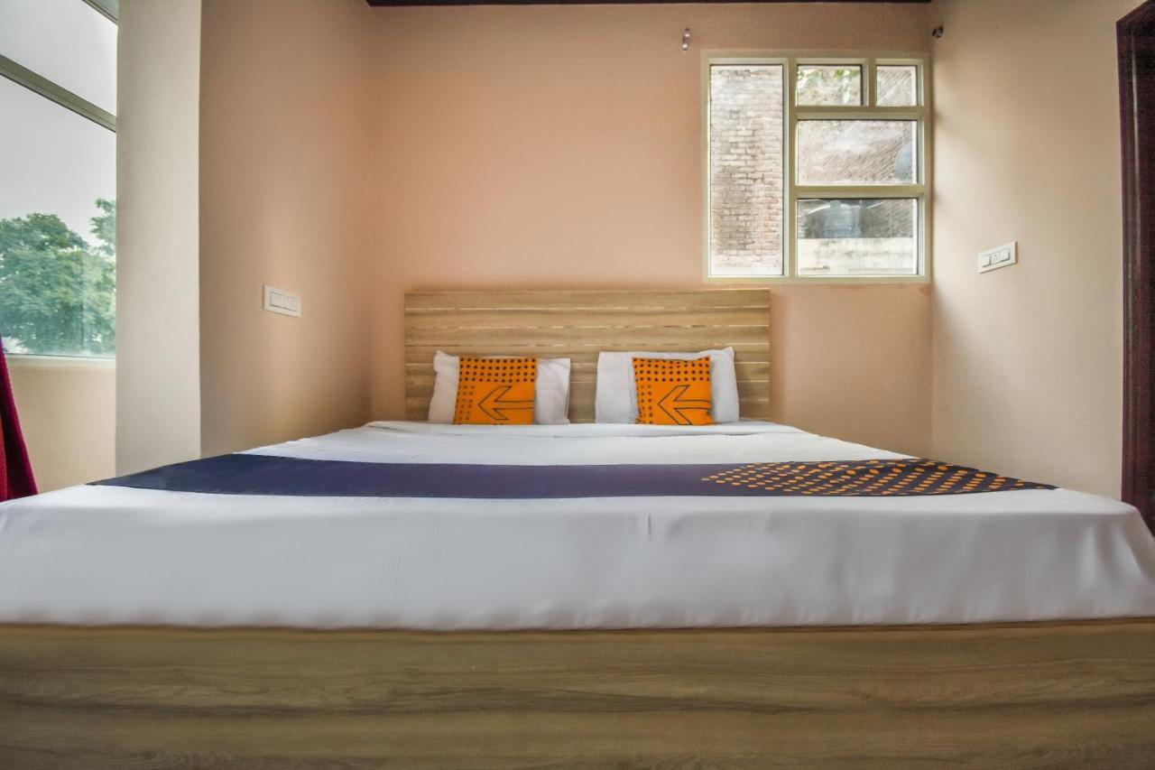 Hotel O Hi Tech Panchkula Bagian luar foto