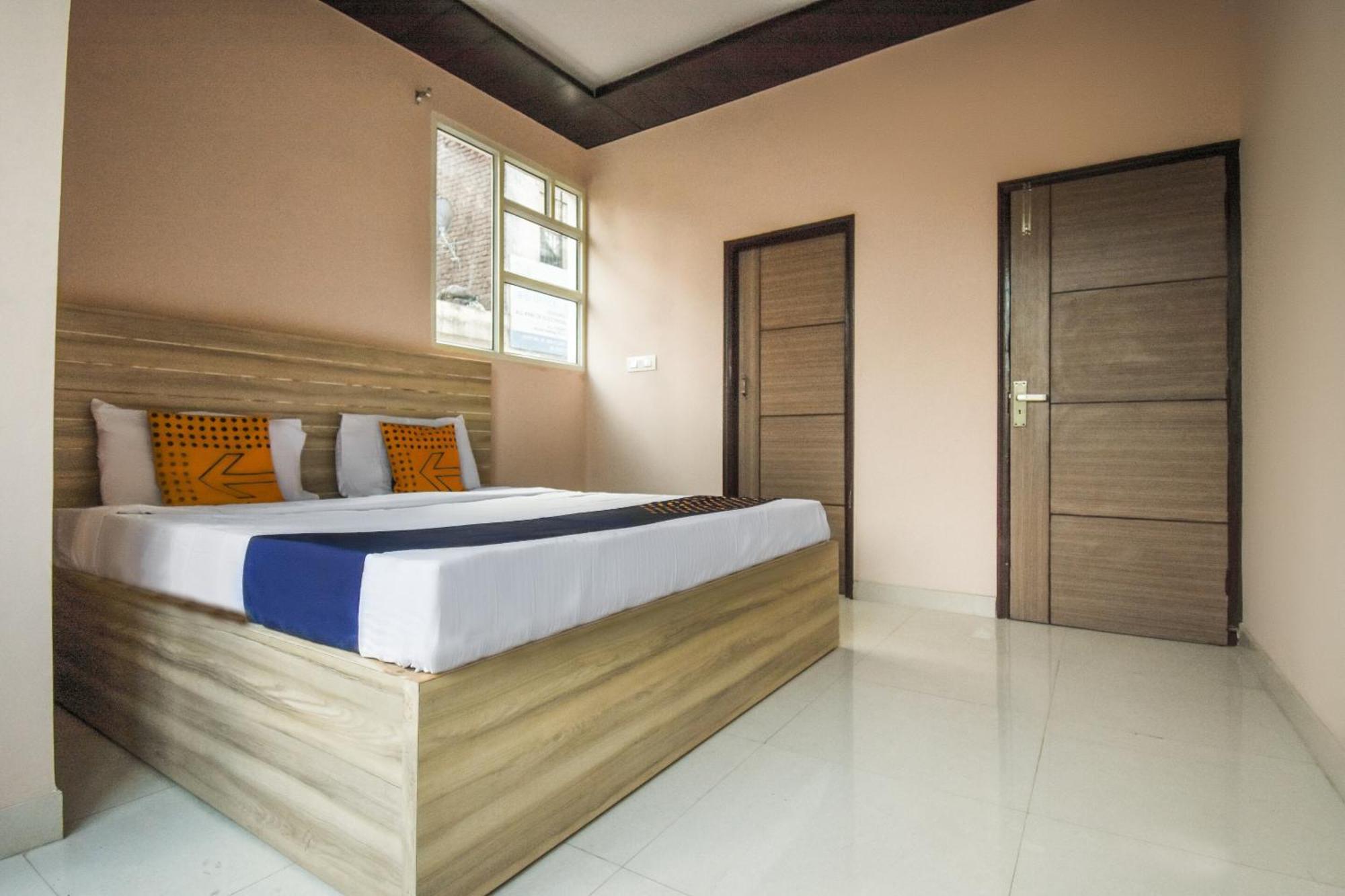Hotel O Hi Tech Panchkula Bagian luar foto