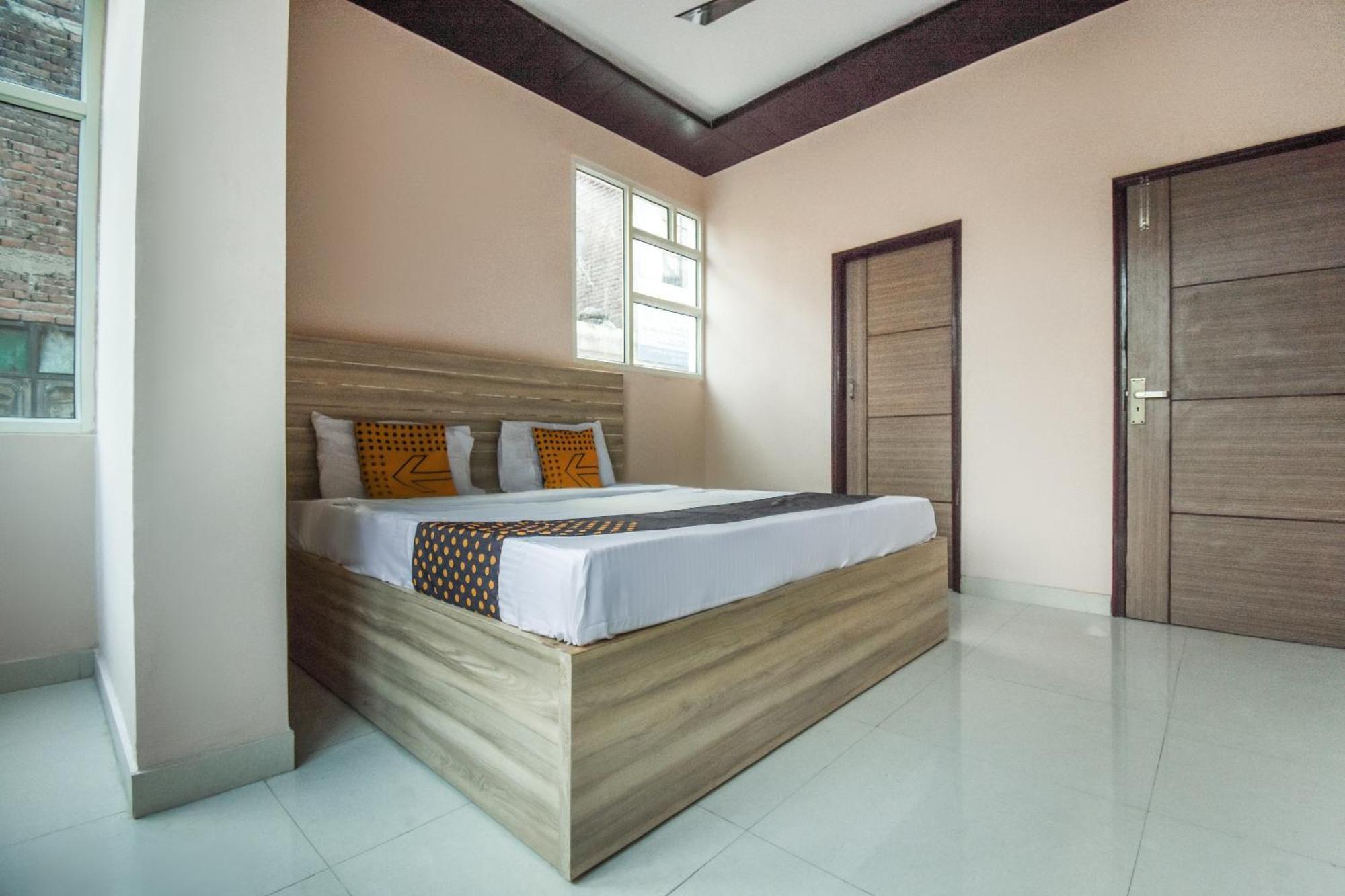 Hotel O Hi Tech Panchkula Bagian luar foto